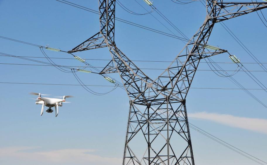 Smart drones to inspect high-voltage pylons : an innovation by Eiffage Énergie Systèmes